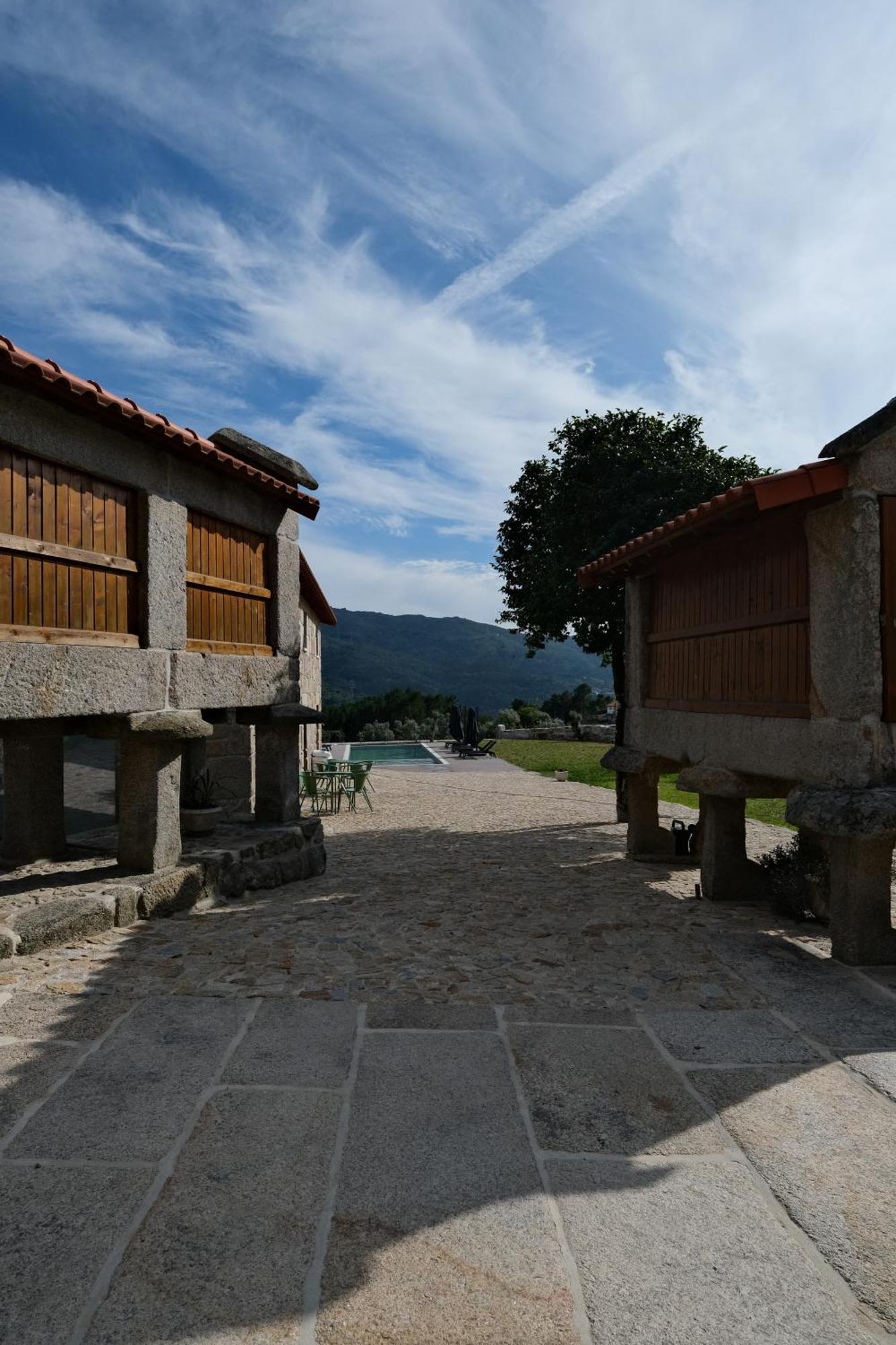Jads Guesthouse Fafião Exteriör bild
