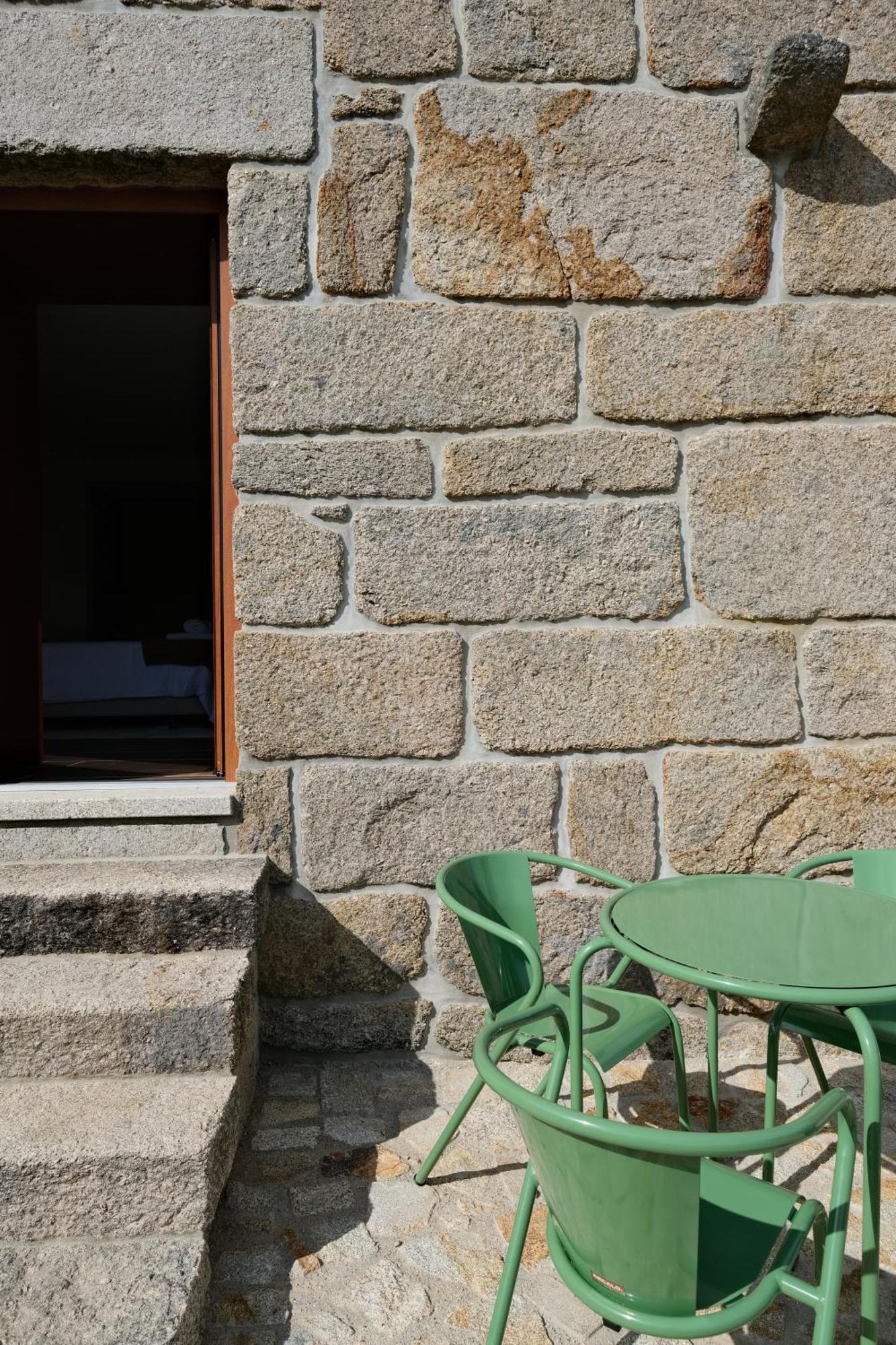 Jads Guesthouse Fafião Exteriör bild